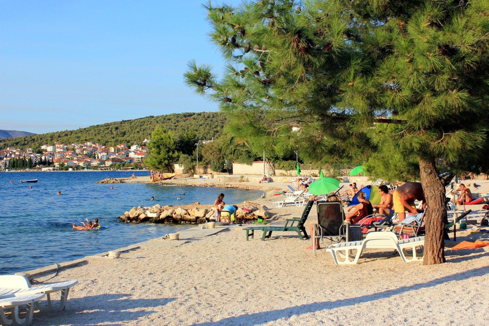Apartments By The Sea Trogir - 11895 Esterno foto