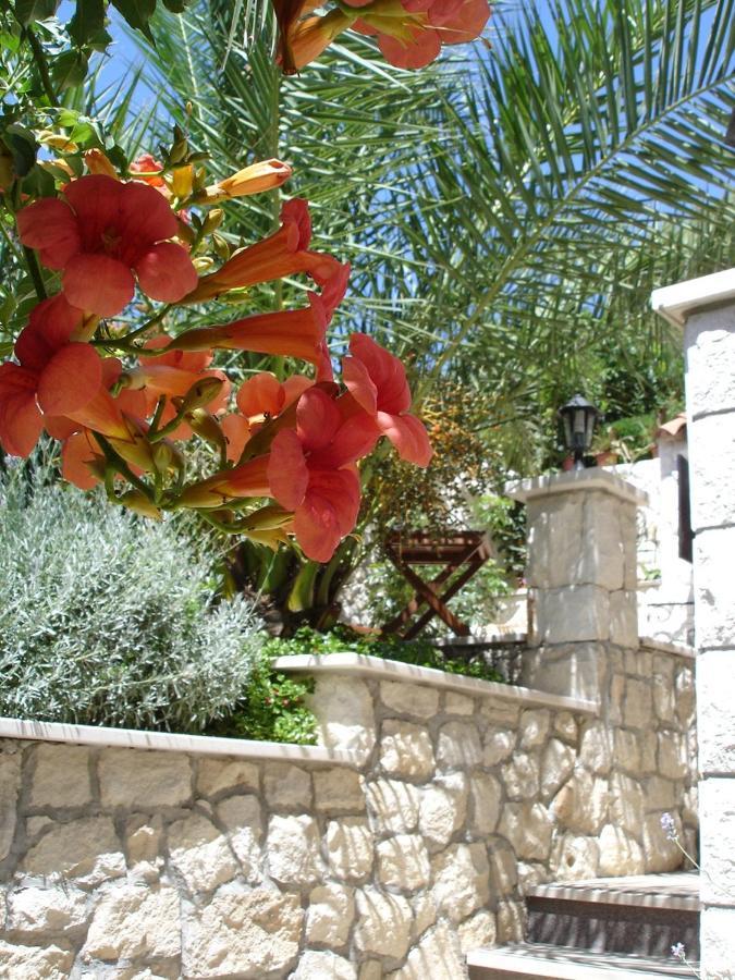 Apartments By The Sea Trogir - 11895 Esterno foto