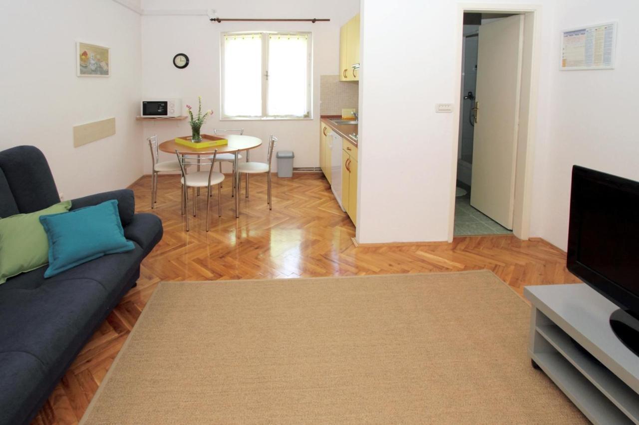 Apartments By The Sea Trogir - 11895 Esterno foto