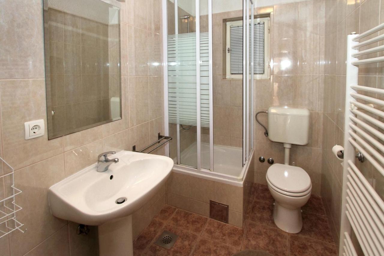 Apartments By The Sea Trogir - 11895 Esterno foto