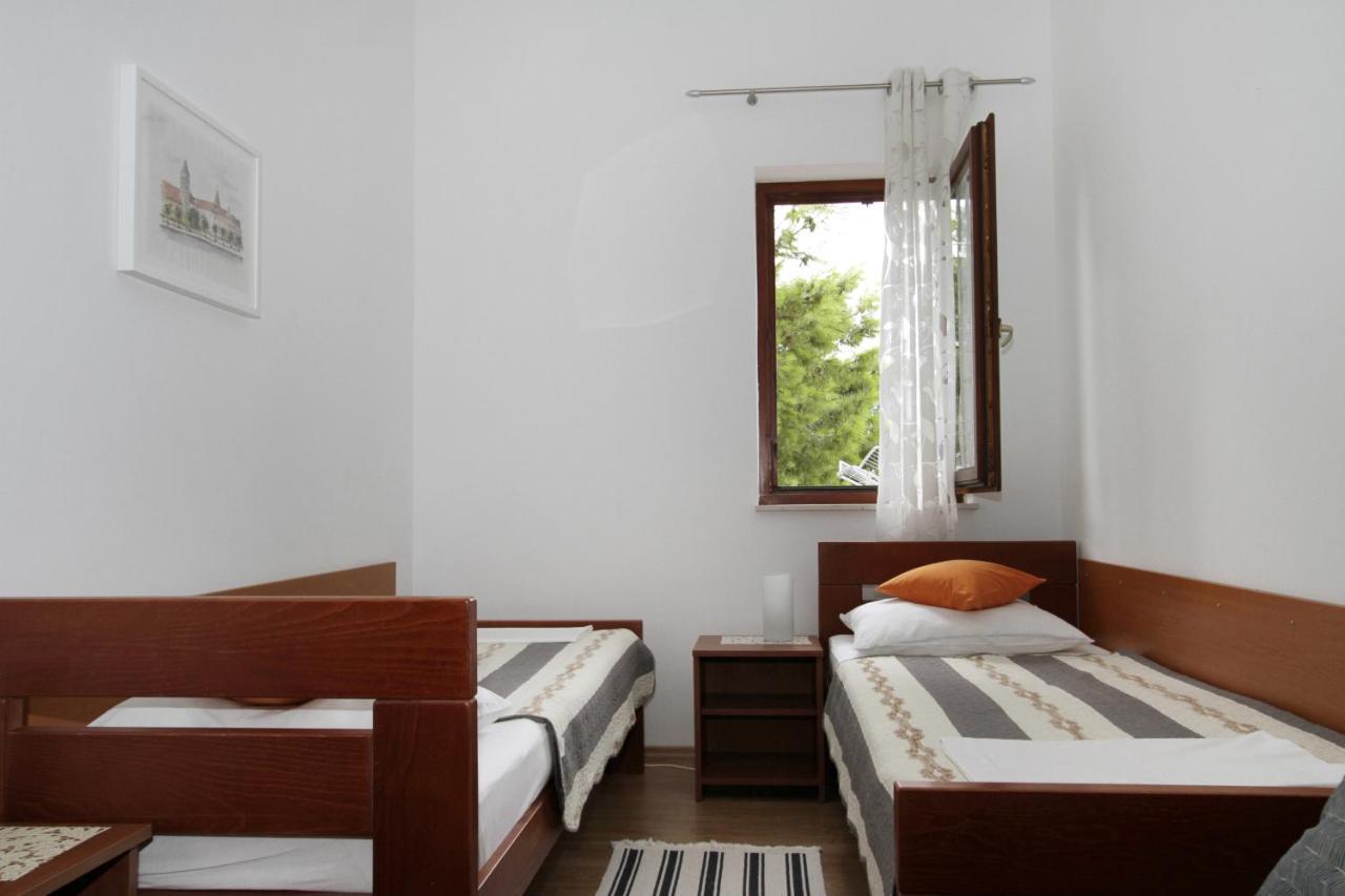 Apartments By The Sea Trogir - 11895 Esterno foto